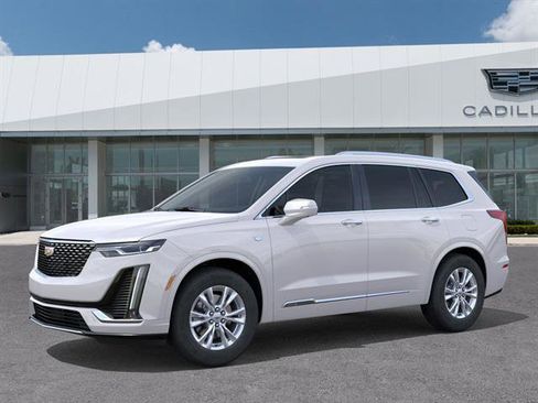 New 2025 Cadillac XT6 Luxury image 3