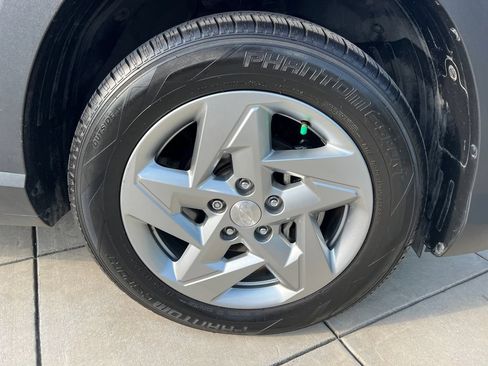 Used 2024 Hyundai Kona SE FWD image 5
