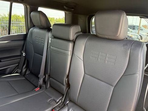 Used 2024 Lexus GX 550 image 31