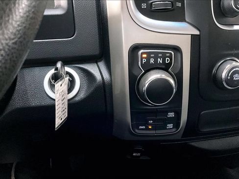 Used 2017 RAM 1500 Classic SLT AWD/4WD image 14