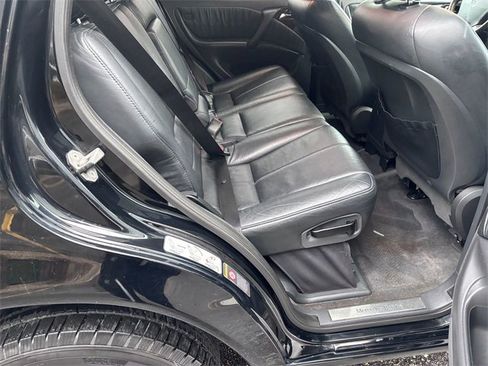 Used 2001 Mercedes-Benz ML 320 4MATIC image 24
