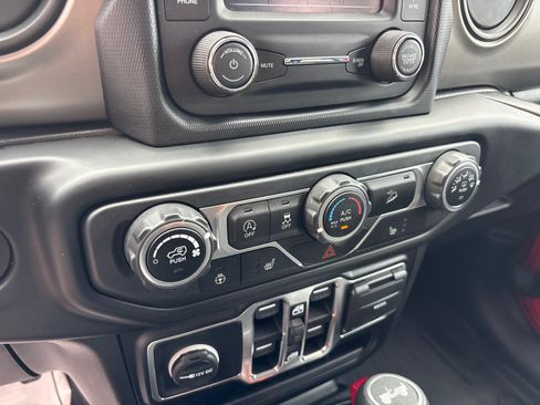 Used 2020 Jeep Wrangler Unlimited Sport AWD/4WD image 19