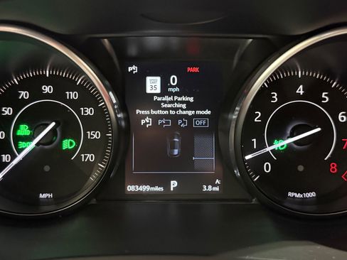 Used 2019 Jaguar E-PACE R-Dynamic SE image 36