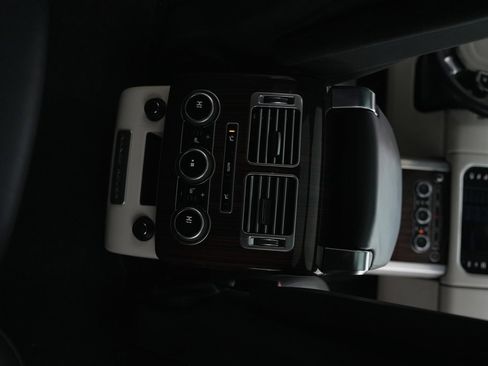 Used 2015 Land Rover Range Rover Supercharged image 22