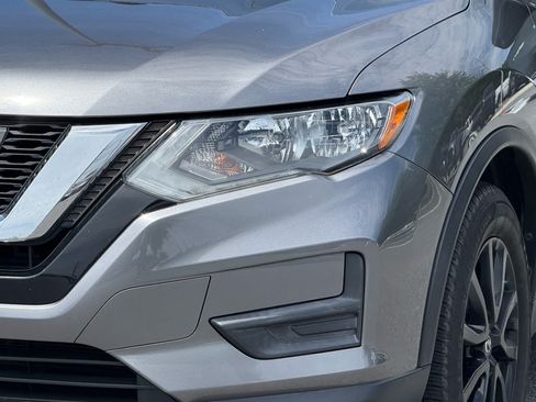 Used 2017 Nissan Rogue SV w/ Midnight Edition FWD image 10