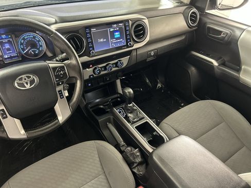 Used 2020 Toyota Tacoma SR5 RWD image 23