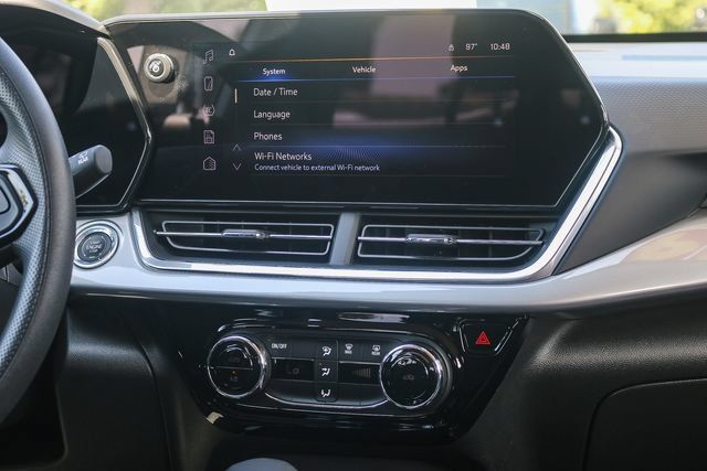 Used 2024 Chevrolet Trax LT FWD image 17