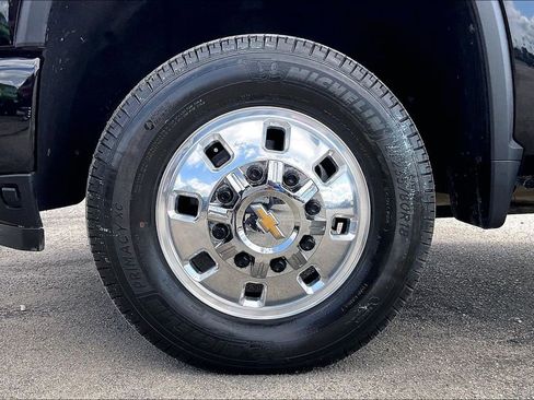 Used 2024 Chevrolet Silverado 3500 High Country w/ High Country Premium Package AWD/4WD image 35