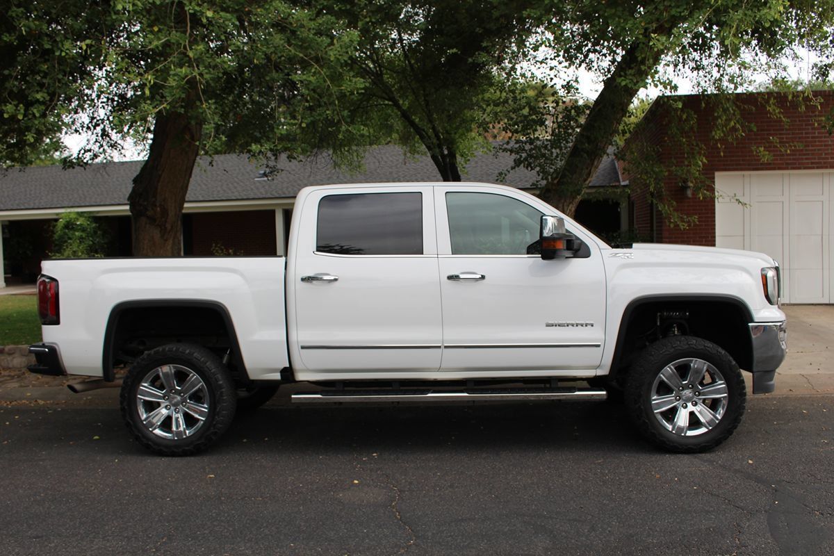 Used 2017 GMC Sierra 1500 SLT AWD/4WD image 3