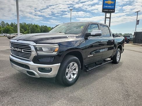 Used 2023 RAM 1500 Laramie AWD/4WD image 1