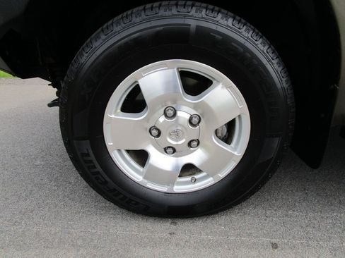 Used 2013 Toyota Tundra 4x4 Double Cab w/ TRD Off-Road Pkg image 3