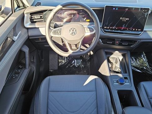 New 2026 Volkswagen Tiguan SE image 7