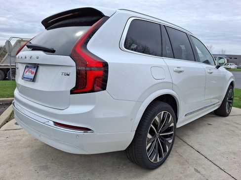 New 2025 Volvo XC90 T8 Plus image 4