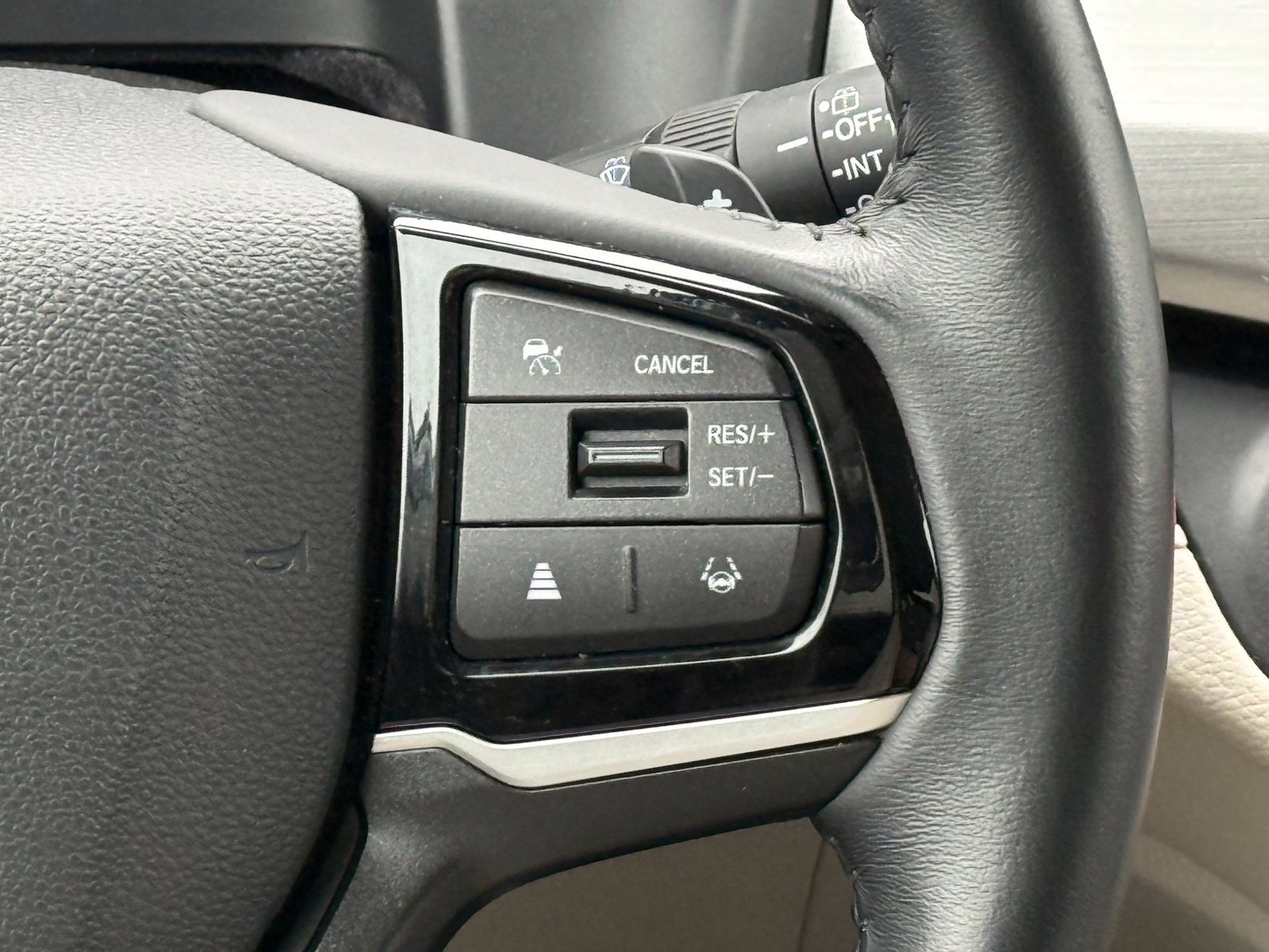 Used 2025 Honda Odyssey EX-L image 34