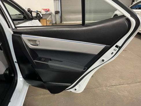 Used 2016 Toyota Corolla LE FWD image 15
