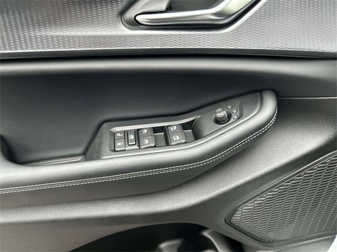 New 2025 Jeep Grand Cherokee L Altitude image 9