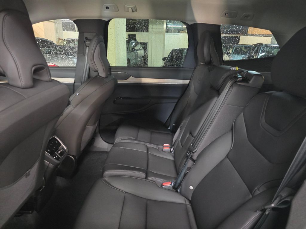 Used 2025 Volvo EX90 Plus AWD/4WD image 16