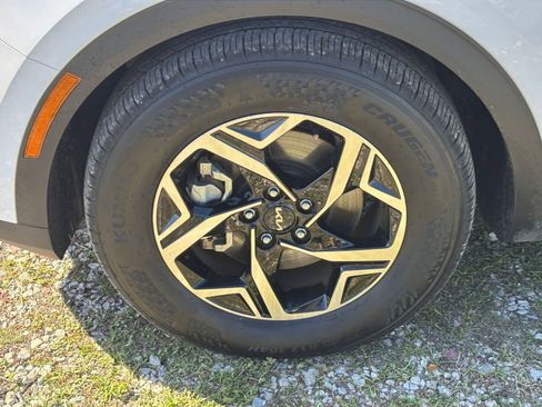 Used 2025 Kia Sportage LX image 30