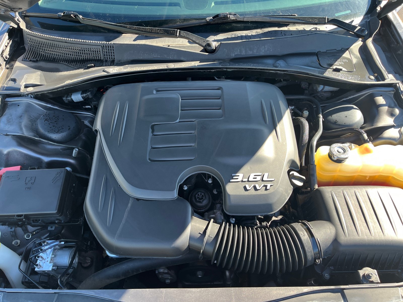 Used 2019 Chrysler 300 Limited w/ Safetytec Plus Group RWD image 9