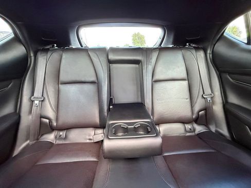 Used 2019 MAZDA MAZDA3 Hatchback w/ Premium Package image 19