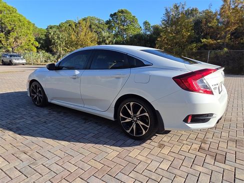 Used 2021 Honda Civic Sport image 9