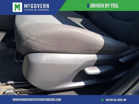 Used 2021 Toyota RAV4 LE AWD/4WD image 13