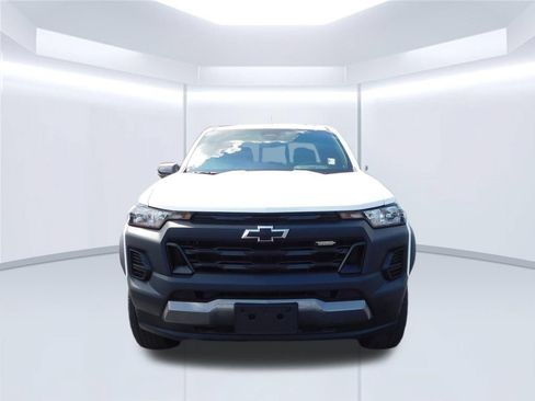 Used 2025 Chevrolet Colorado Trail Boss AWD/4WD image 12