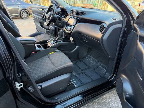 Used 2021 Nissan Rogue Sport SV image 22