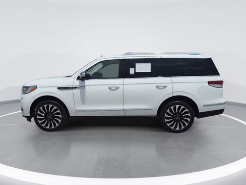 Used 2022 Lincoln Navigator Black Label AWD/4WD image 6