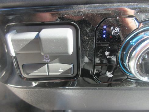 New 2026 GMC Sierra 1500 SLT image 20