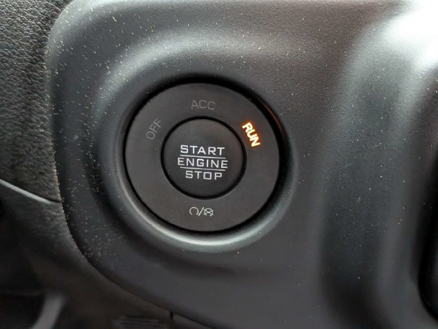 Used 2022 Jeep Gladiator Mojave w/ Cold Weather Group AWD/4WD image 32