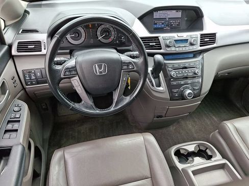 Used 2013 Honda Odyssey Touring image 2