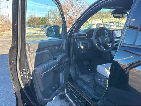 New 2026 Toyota Tacoma SR5 image 2