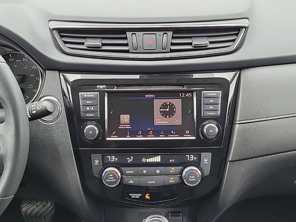 Used 2019 Nissan Rogue SV w/ Sun & Sound Touring Package AWD/4WD image 23