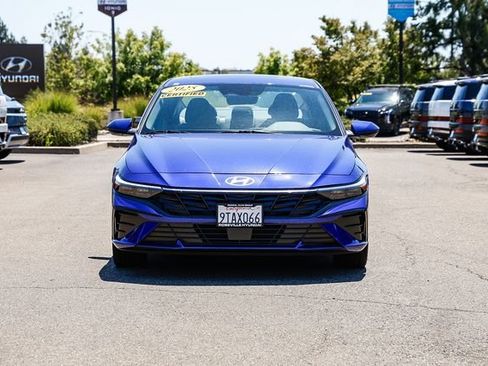 Certified 2025 Hyundai Elantra SEL FWD image 7