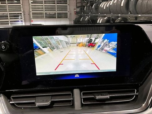 Used 2025 Chevrolet Trax LT w/ Driver Confidence Package image 20