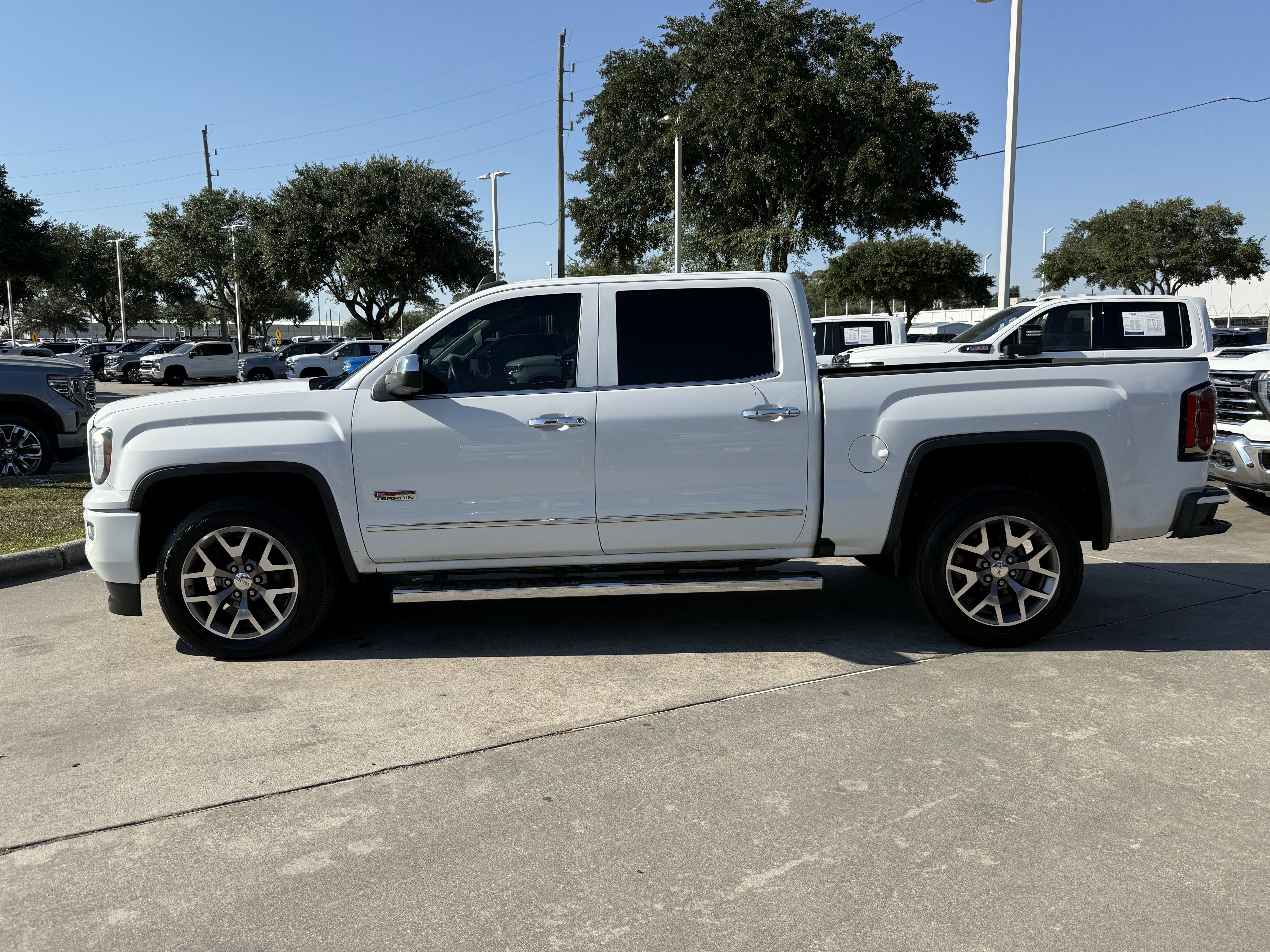 Used 2016 GMC Sierra 1500 SLT w/ All-Terrain Package AWD/4WD image 8