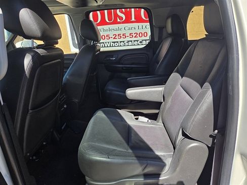 Used 2014 Cadillac Escalade ESV Luxury AWD/4WD image 11