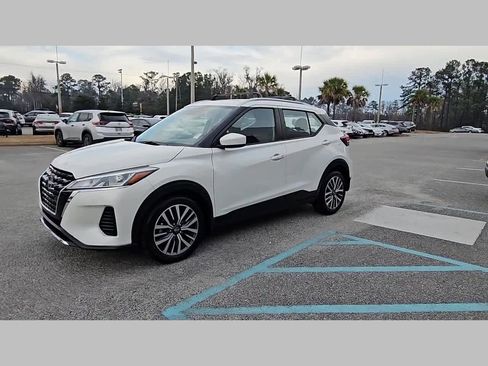 Used 2024 Nissan Kicks SV image 25