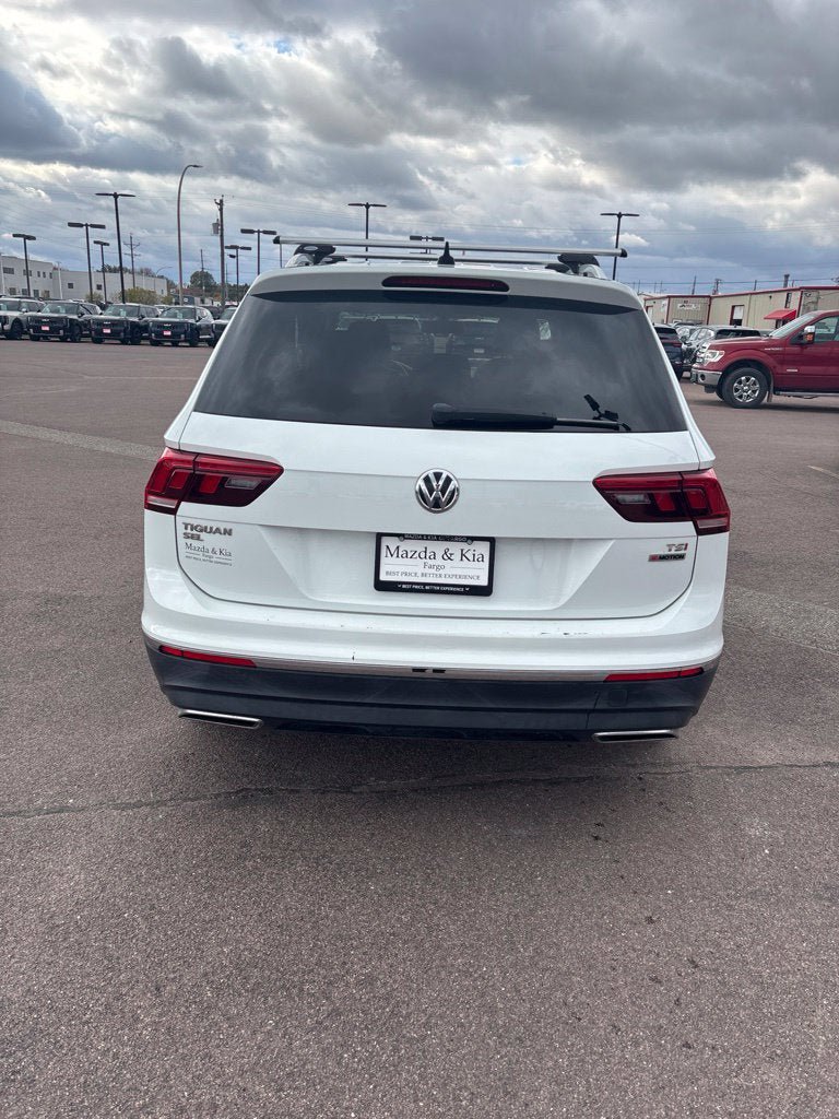 Used 2018 Volkswagen Tiguan SEL AWD/4WD image 5