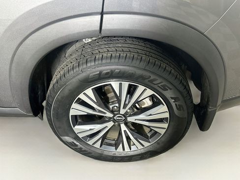 Used 2023 Nissan Rogue SV FWD image 11