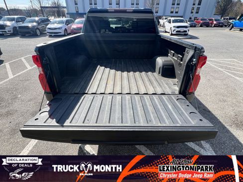 Used 2020 Chevrolet Silverado 1500 Custom Trail Boss w/ Custom Convenience Package image 9