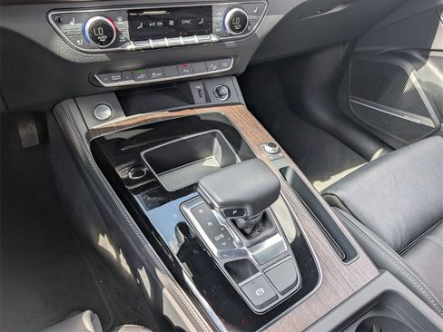 Used 2024 Audi Q5 e Premium Plus image 29