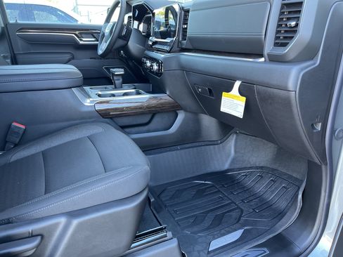 New 2026 GMC Sierra 1500 Elevation image 16