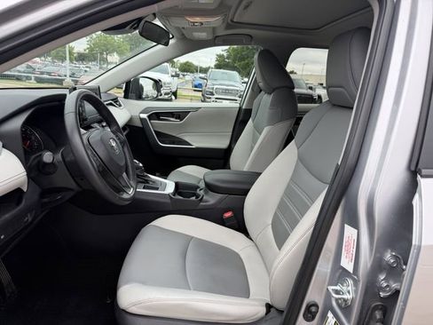 Used 2021 Toyota RAV4 XLE Premium FWD image 25