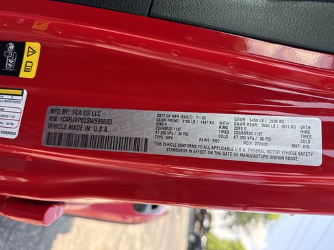 Certified 2025 Jeep Wrangler Unlimited Sahara w/ Safety Group AWD/4WD image 32