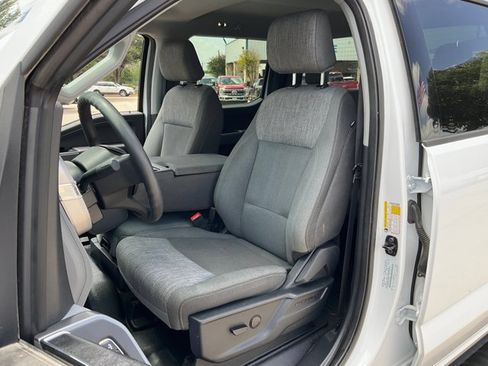 Certified 2025 Ford F250 XLT w/ Black Appearance Package AWD/4WD image 8
