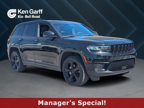 Used 2023 Jeep Grand Cherokee Altitude AWD/4WD image 1
