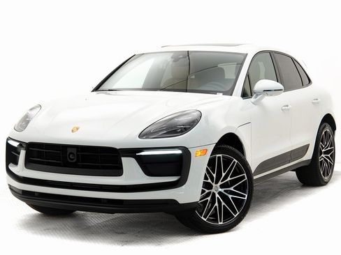 New 2025 Porsche Macan image 1