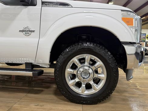 Used 2015 Ford F250 Lariat w/ Lariat Ultimate Package AWD/4WD image 4